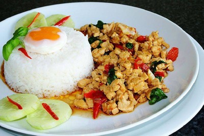 กระเพราไก่ ไข่ดาว
