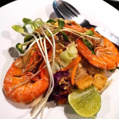 ผัดไทกุ้งใหญ่