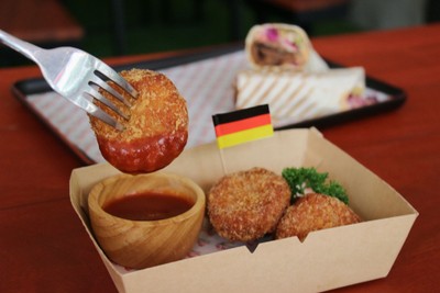 อาหาร หรือ เครื่องดื่ม