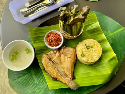 ข้าวผัดดอกคำฝอย