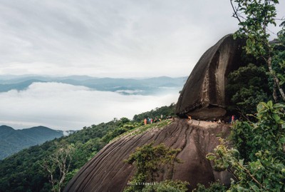Green Season : 10 ที่เที่ยวทั่วไทยหน้าฝน เอาใจสายธรรมชาติ