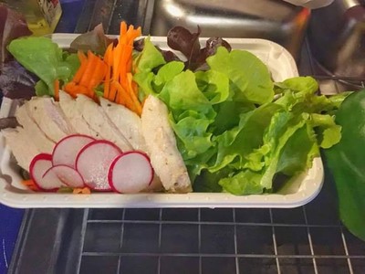 สลัดอกไก่