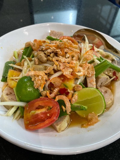 Phed Phed Bistro อยู่ในโครงการ the circle ราชพฤกษ์