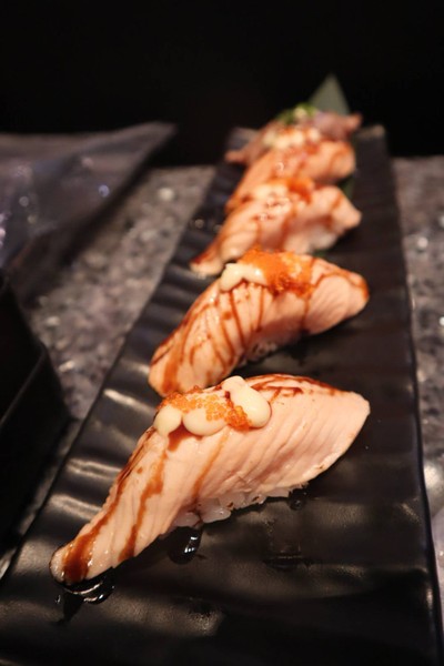 ซูชิแซลมอนย่าง