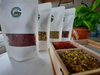 ชาดอกไม้ ออร์แกนิค 50 gm ชาคาร์โมมายด์ ชาเก็กฮวย ชากุหลาบ ชามะลิ ชาดอกคำฝอย ดอกไม้รวมใส่หญ้าหวาน  50 gm