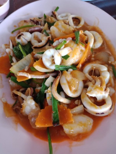 ปลาหมึกผัดไข่เค็ม