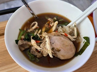 ก๋วยเตี๋ยวไก่มะระ