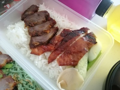 ข้าวหน้าเป็ดหมูแดง