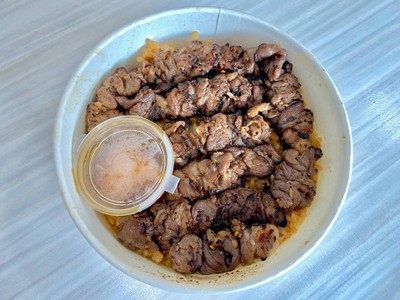 ข้าวหน้าเนื้อ M