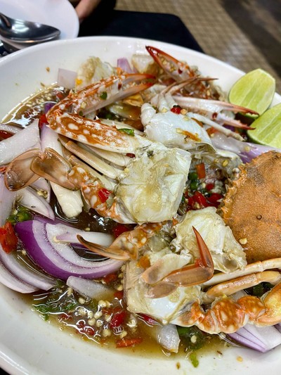 ยำปูม้า (สุก)