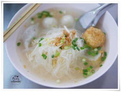 เส้นเล็กน้ำ