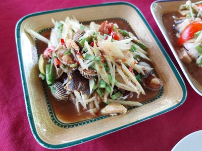 อาหาร หรือ เครื่องดื่ม