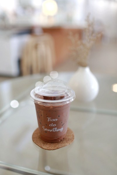 CHOCOLATE (ICE)