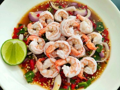 ยำกุ้งสุก