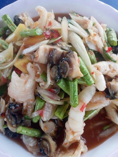 ตำปลาร้าหอยเชอรี่ตีนไก่