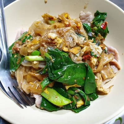 เมนูของร้าน โตมอญราดหน้า ซอยเมืองเอก