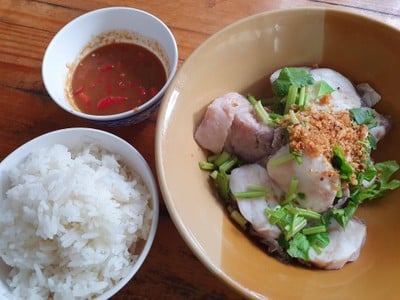 เนื้อปลาลวกจิ้ม + ข้าวสวย