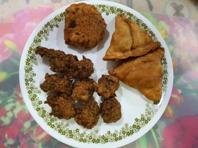 อาหาร หรือ เครื่องดื่ม