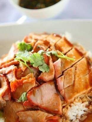 ข้าวหมูแดง+หมูกรอบ