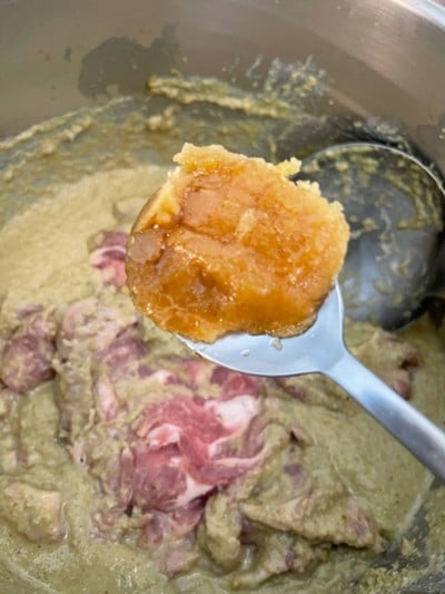 วิธีทำ แกงเขียวหวานสันคอหมูสไลด์ หน่อไม้ มะเขือยาว วิธีทำ แกงเขียวหวานสันคอหมูสไลด์ หน่อไม้ มะเขือยาว