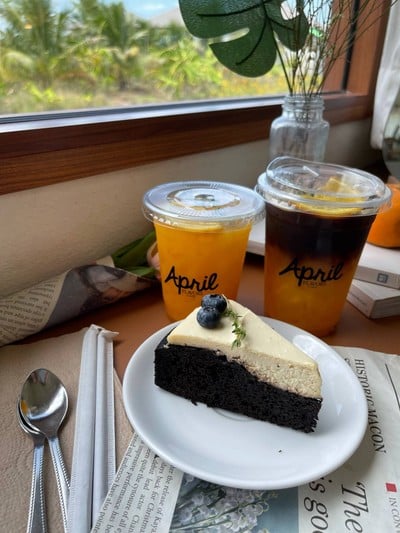 April flavors cafe