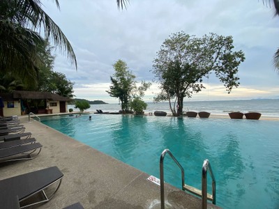 สระว่ายน้ำ/ชายหาด