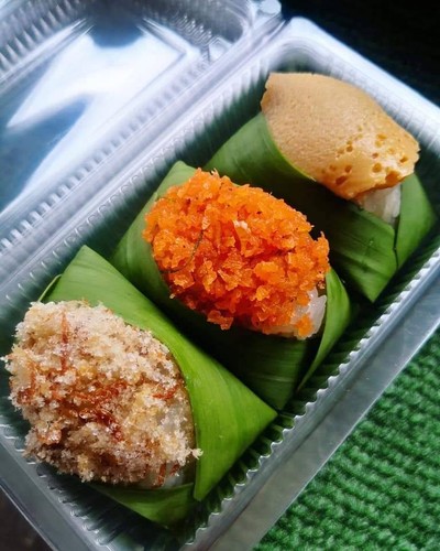 ข้าวเหนียมมูนสามหน้า