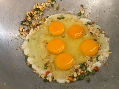 วิธีทำ เต้าหู้ทอดผัดไข่พริกกระเทียม