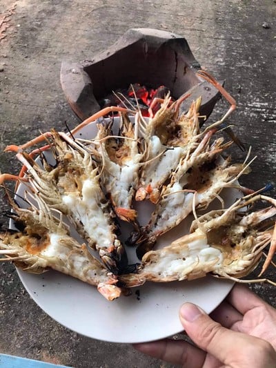 กุ้งแม่น้ำเผาเนย กุ้งแม่น้ำเผาเนย