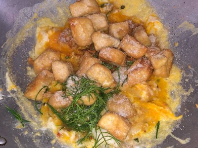 วิธีทำ เต้าหู้ทอดผัดไข่พริกกระเทียม