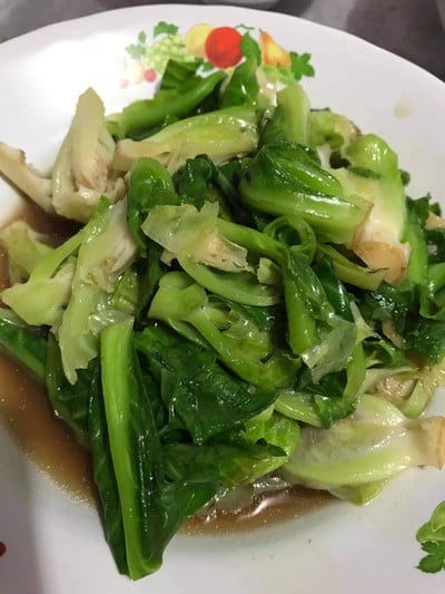 ผัดแขนงหมูกรอบ