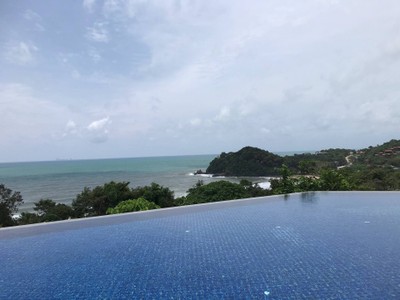 สระว่ายน้ำ/ชายหาด