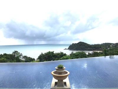 สระว่ายน้ำ/ชายหาด