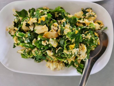 ใบเหลียงผัดไข่