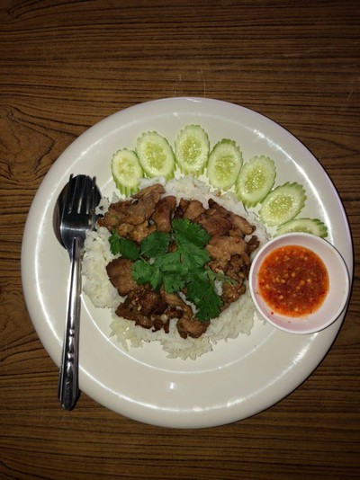 หมูกระเทียม