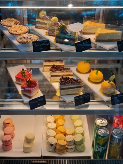 อาหาร หรือ เครื่องดื่ม