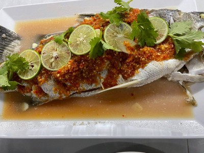 ปลากระพงนึ่งมะนาว