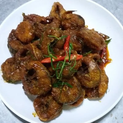 วิธีทำ ผัดเผ็ดปลากระโทง วิธีทำ ผัดเผ็ดปลากระโทง