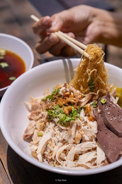 ก๋วยเตี๋ยวไก่มะระ (แห้ง)