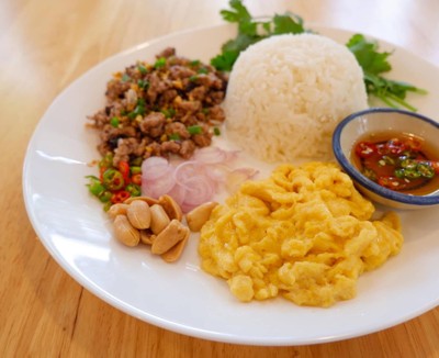 อาหาร หรือ เครื่องดื่ม