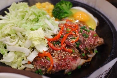 ข้าวเปบเปอร์เนื้อ