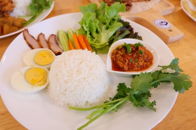 อาหาร หรือ เครื่องดื่ม