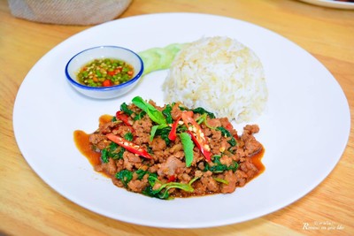 อาหาร หรือ เครื่องดื่ม