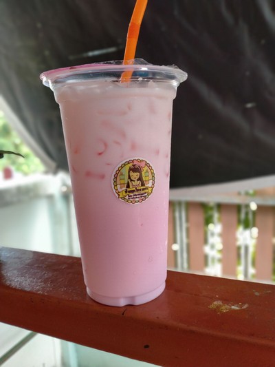 นมชมพูเย็น