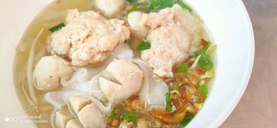 ก๋วยเตี๋ยวลูกชิ้นหมูเด้งน้ำใส