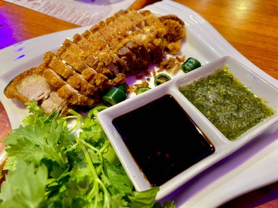 หมูกรอบ