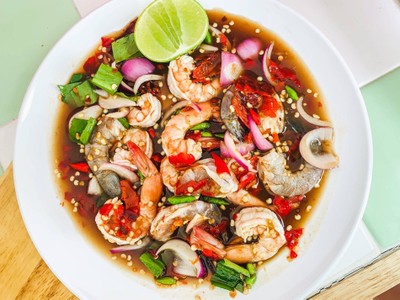 ยำกุ้งทูโทน