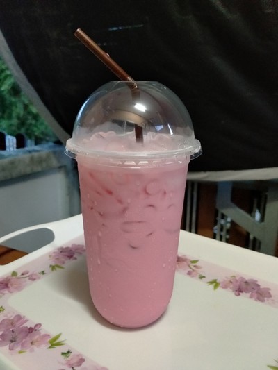 สตรอเบอร์รี่นมสดเย็น