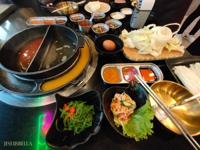 อาหาร หรือ เครื่องดื่ม