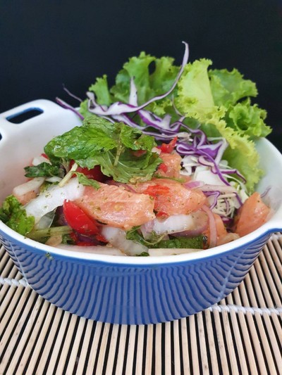 ยำแซลมอล